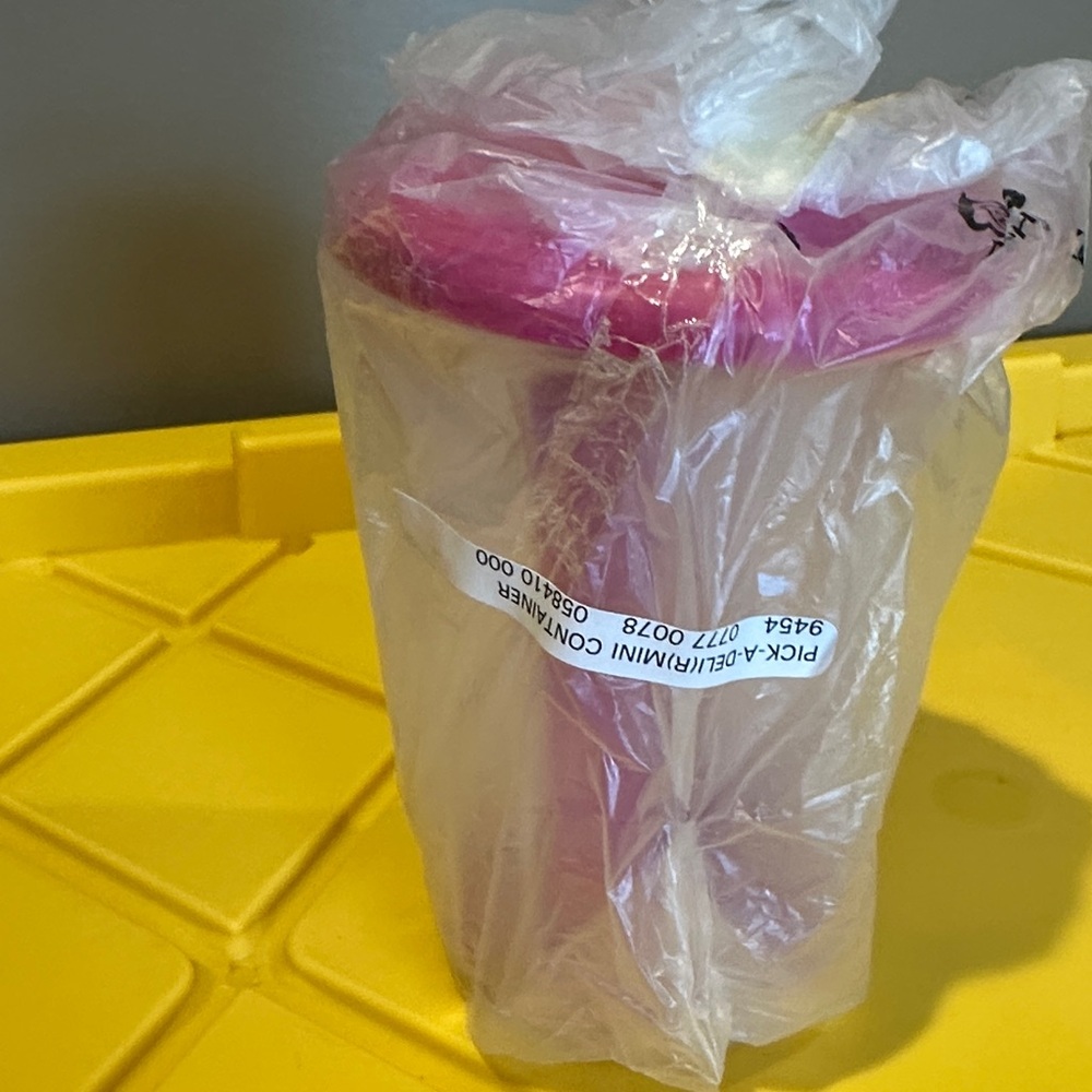 Tupperware Pink Mini Pick A Deli Container